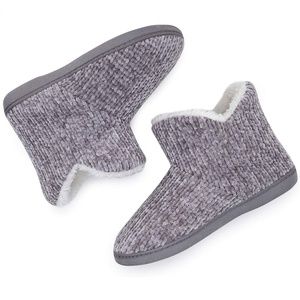 NWOT Tuobuqu Plush Bootie Slippers